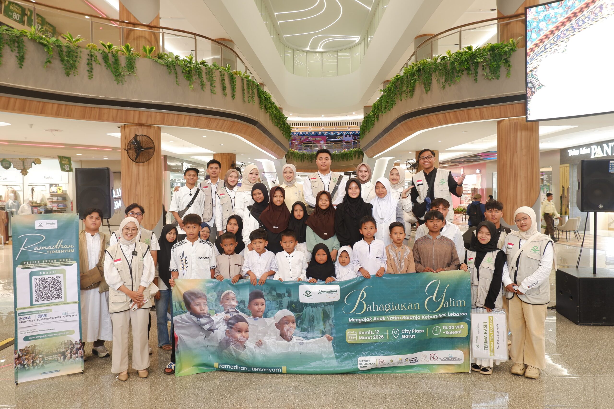 Puluhan Anak Yatim Bahagia Belanja Kebutuhan Lebaran dalam Program “Bahagiakan Yatim”